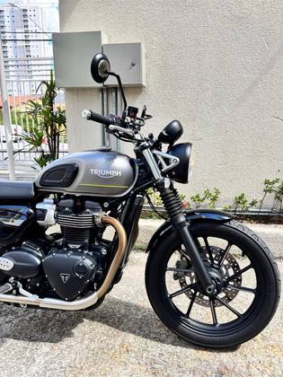 TRIUMPH SPEED TWIN 900 